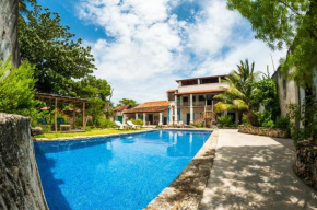 Отель Ulani Lodge  Ibo